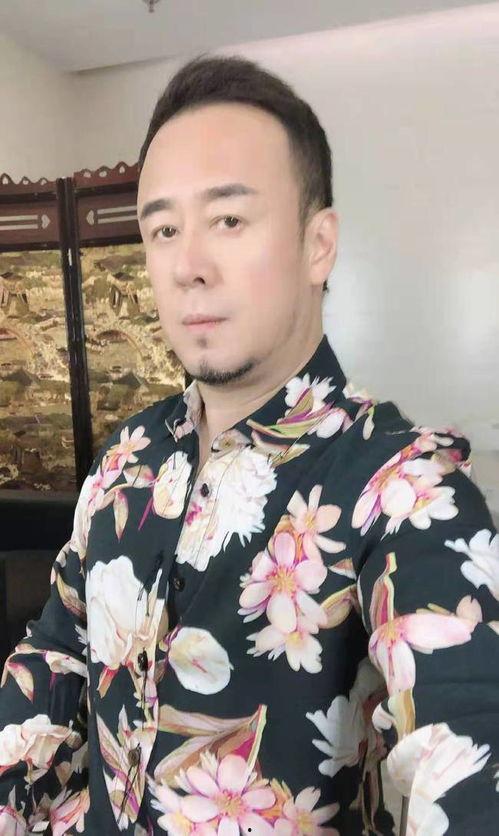 娱乐吃瓜女明星敬酒,敬酒瞬间,女明星们的“吃瓜”时刻